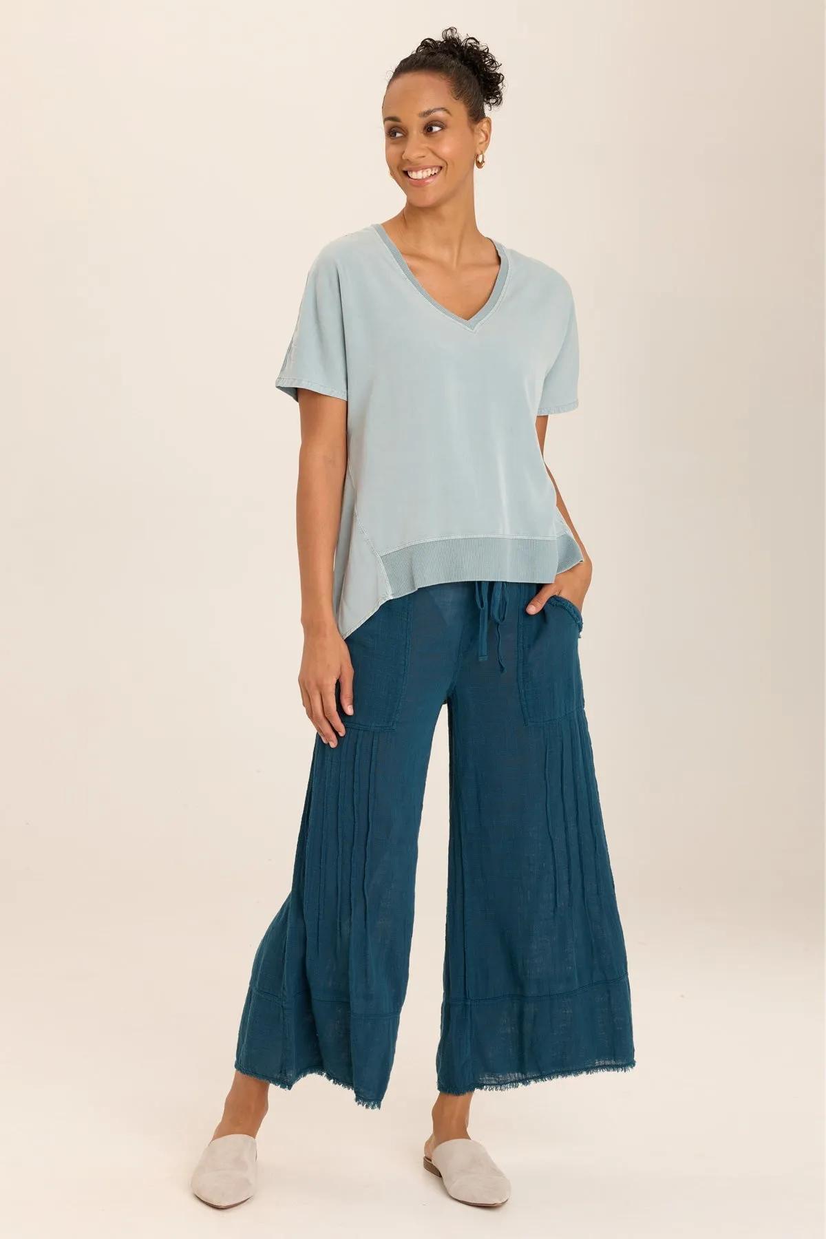 Clara Twill/Jersey Relaxed V-Neck Tee