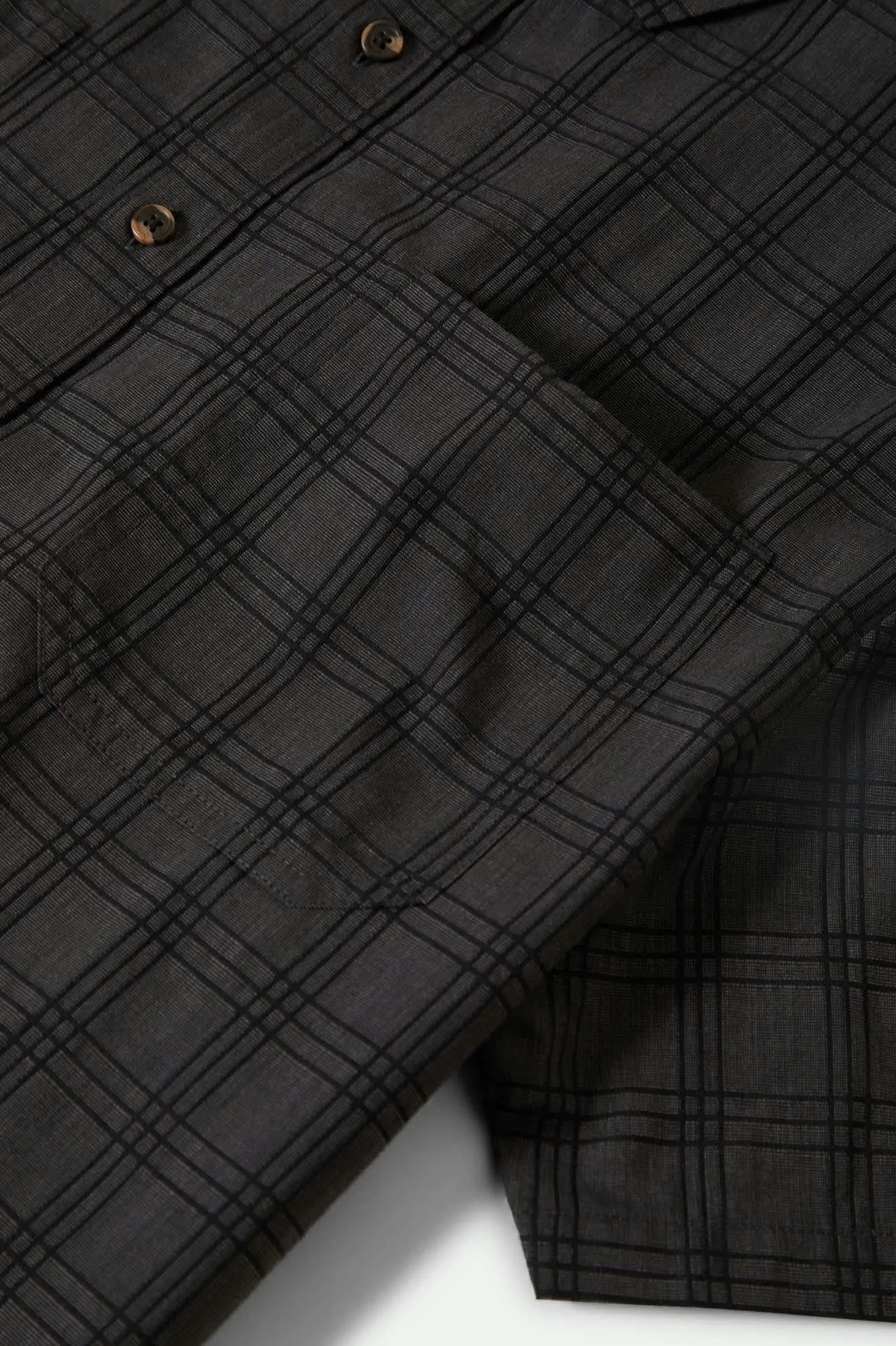 CRU Oxford Plaid Relaxed S/S Shirt - Charcoal/Black Plaid