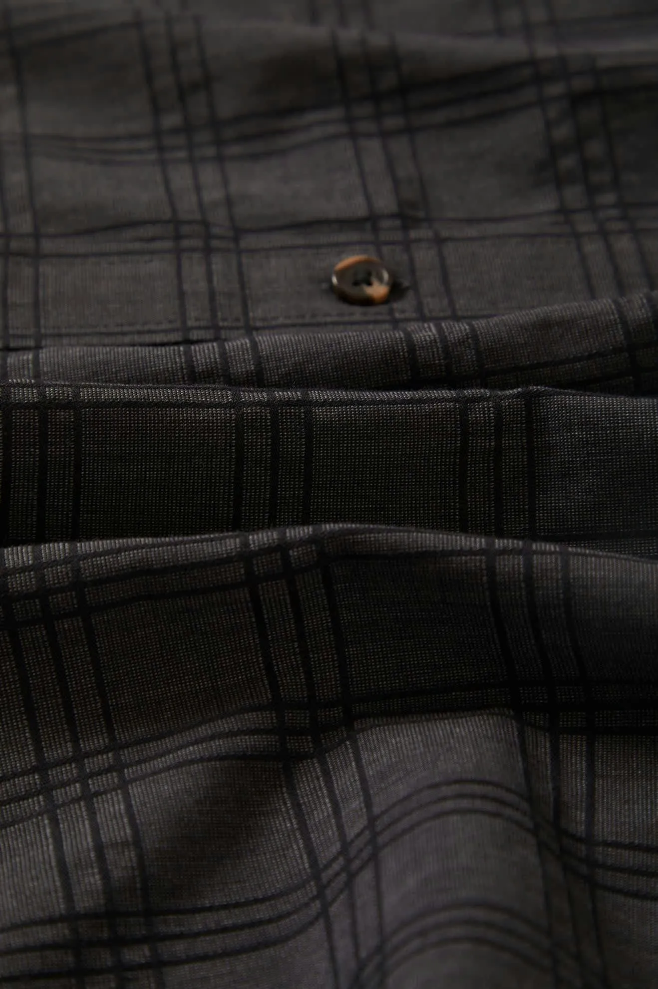 CRU Oxford Plaid Relaxed S/S Shirt - Charcoal/Black Plaid