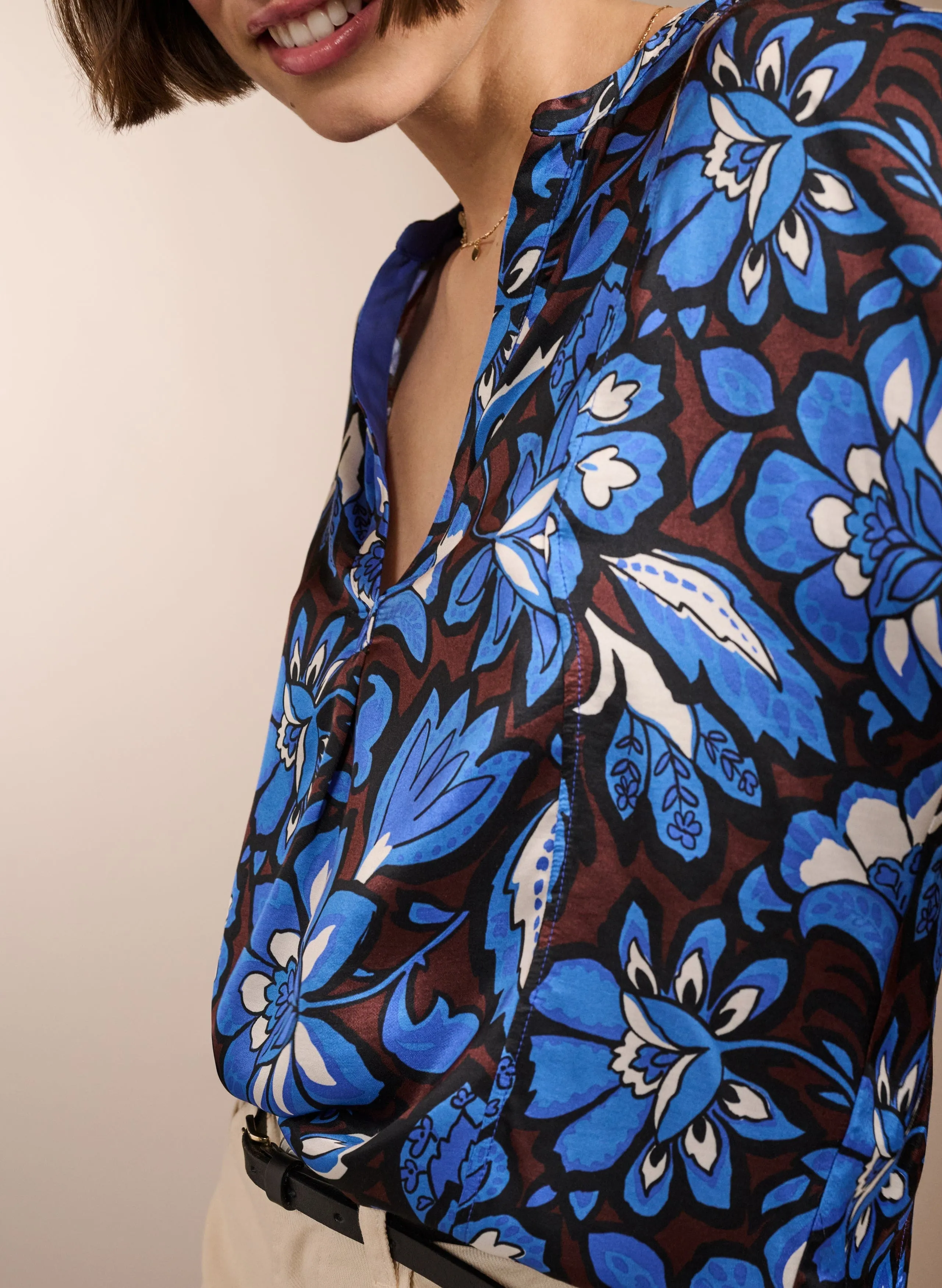 Gloria LENZING™ ECOVERO™ Recycled Blouse | Blue Floral Saraca