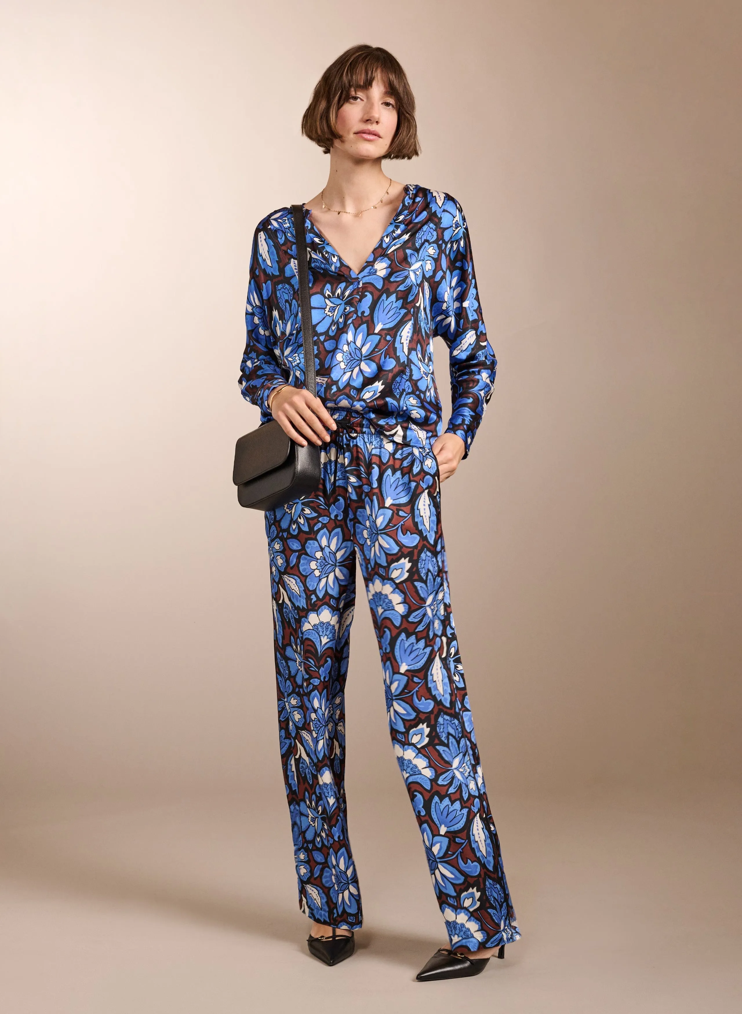 Gloria LENZING™ ECOVERO™ Recycled Blouse | Blue Floral Saraca
