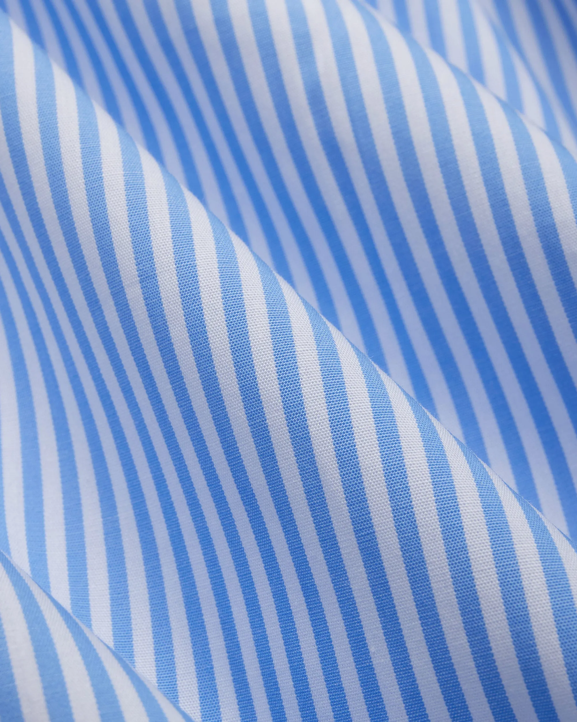 LIGHT BLUE CANDY STRIPE SPREAD COLLAR DRESS SHIRT