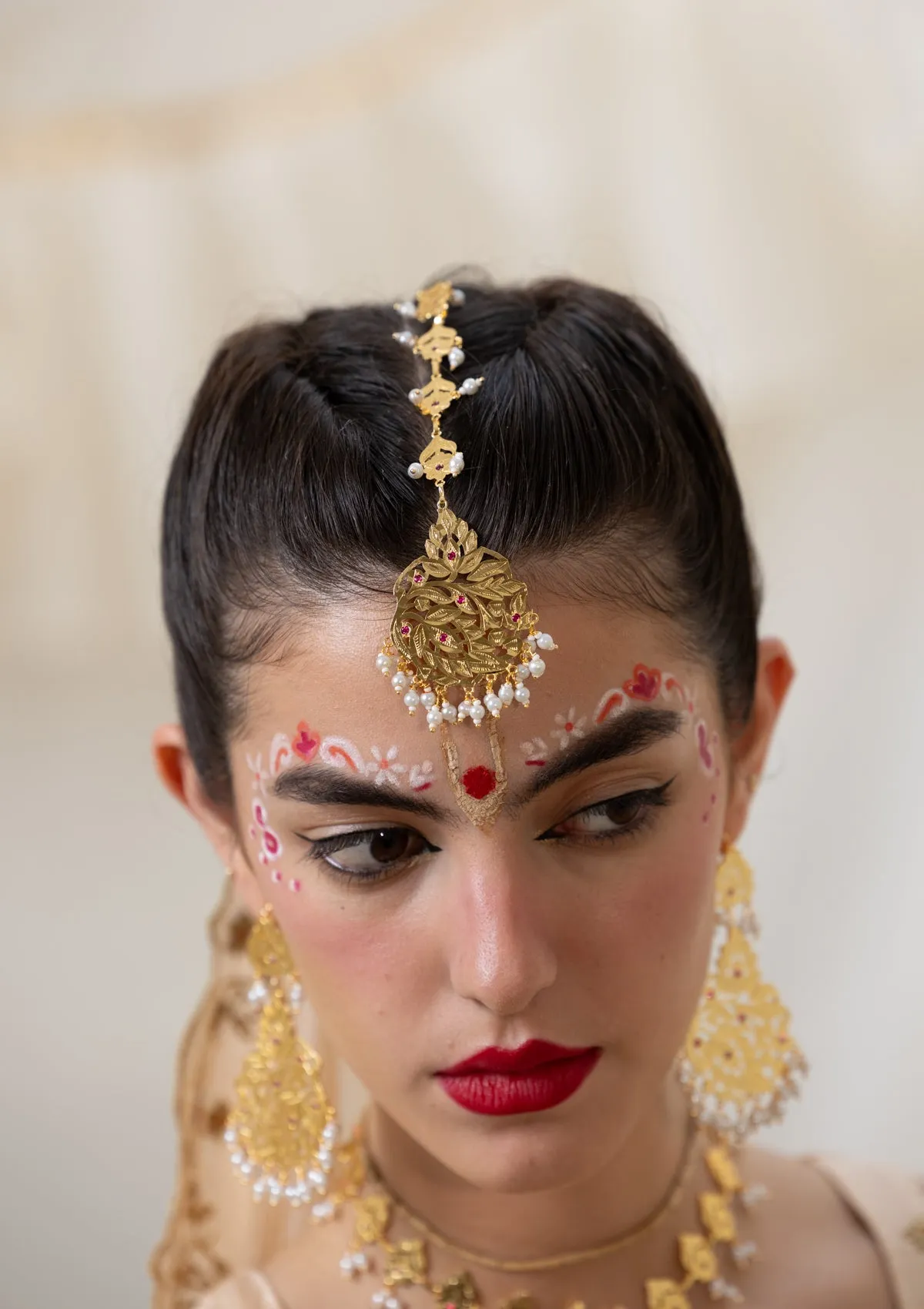 Shubhra Gold Tone Silver Mangtikka