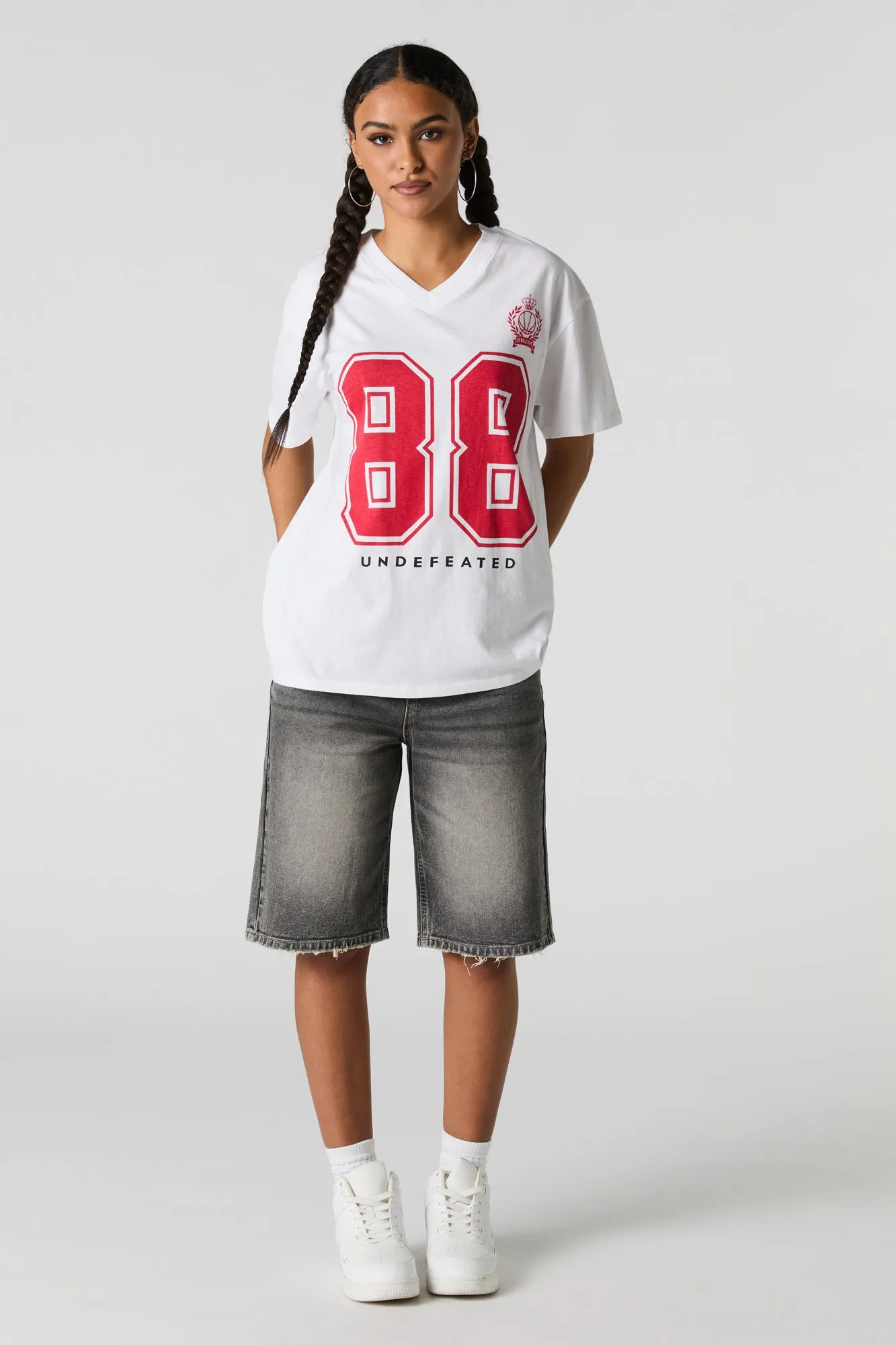 T-shirt coupe garçonne à encolure en V et imprimé Sporty