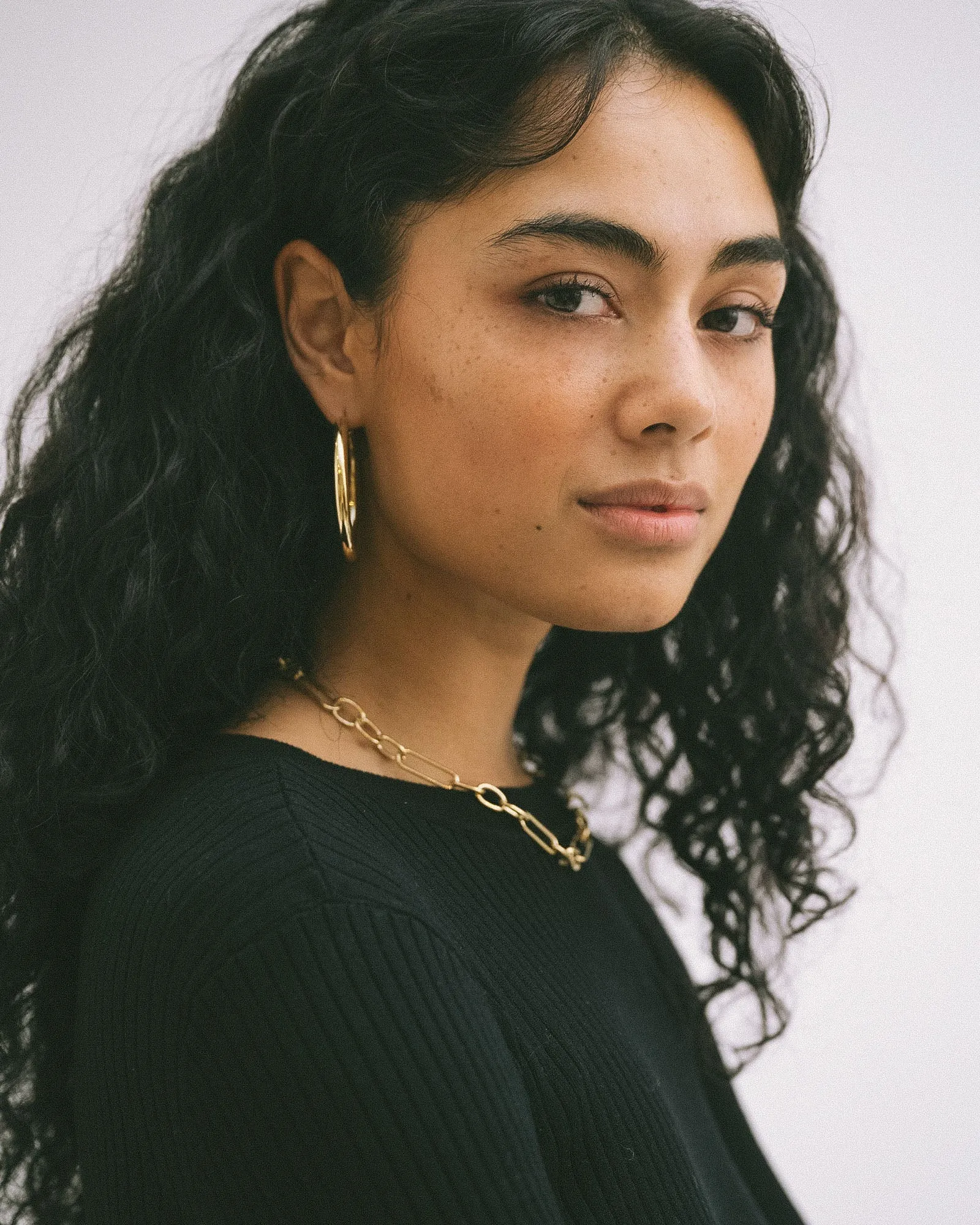 TILTIL Single Hoop Goldplated Boldy