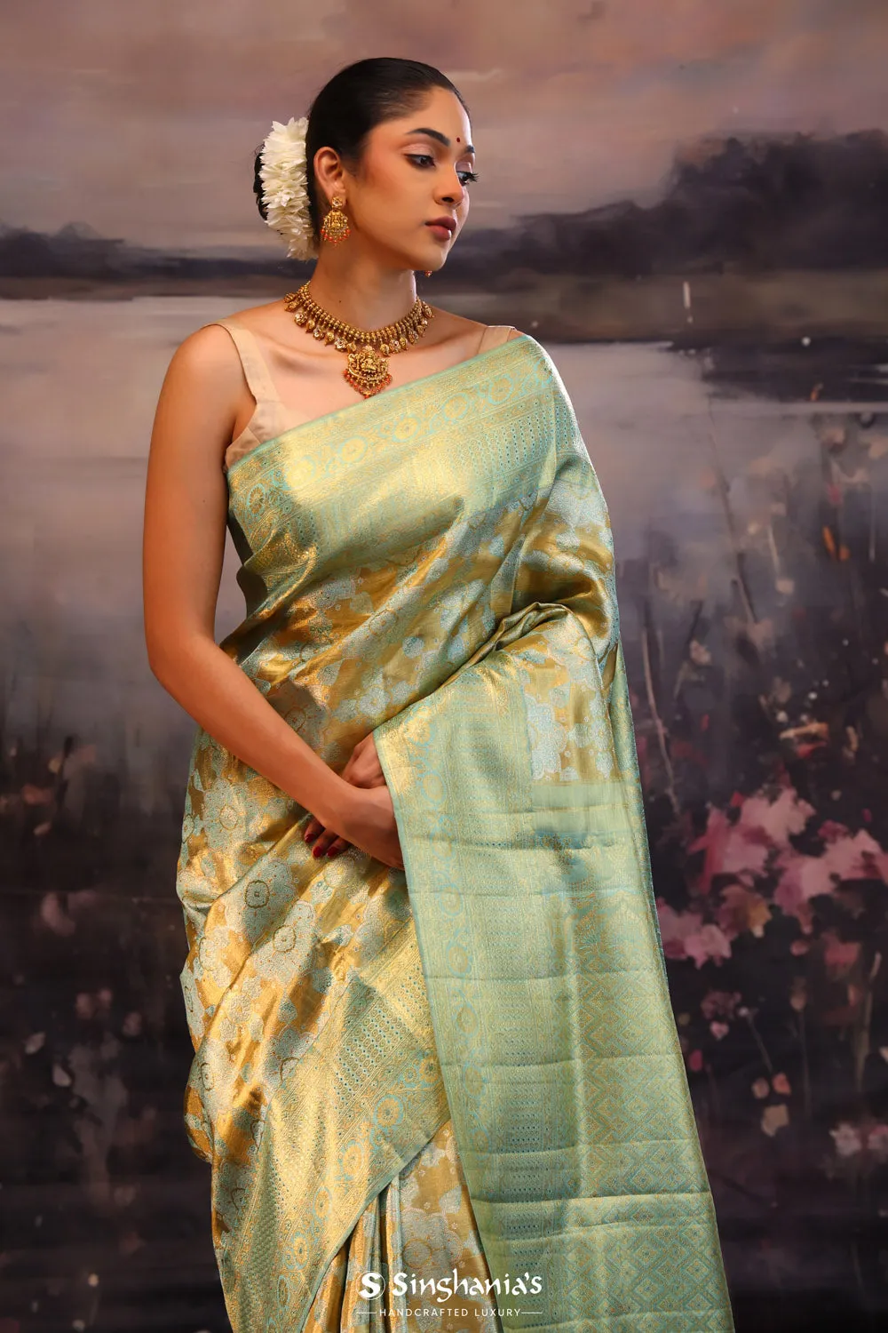 Vegas Gold Jaal Kanjivaram Silk Saree