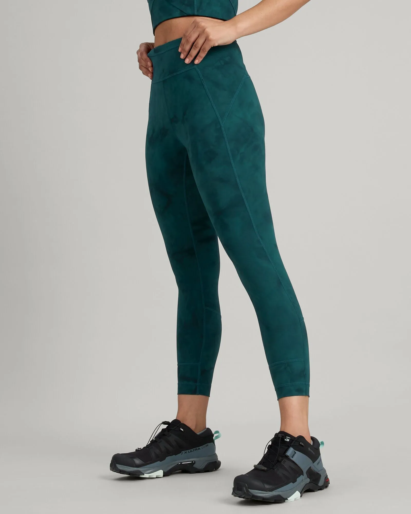 WELL.DER.NESS Move Women's 7/8 Leggings - Deep Lagoon Sunburst Print