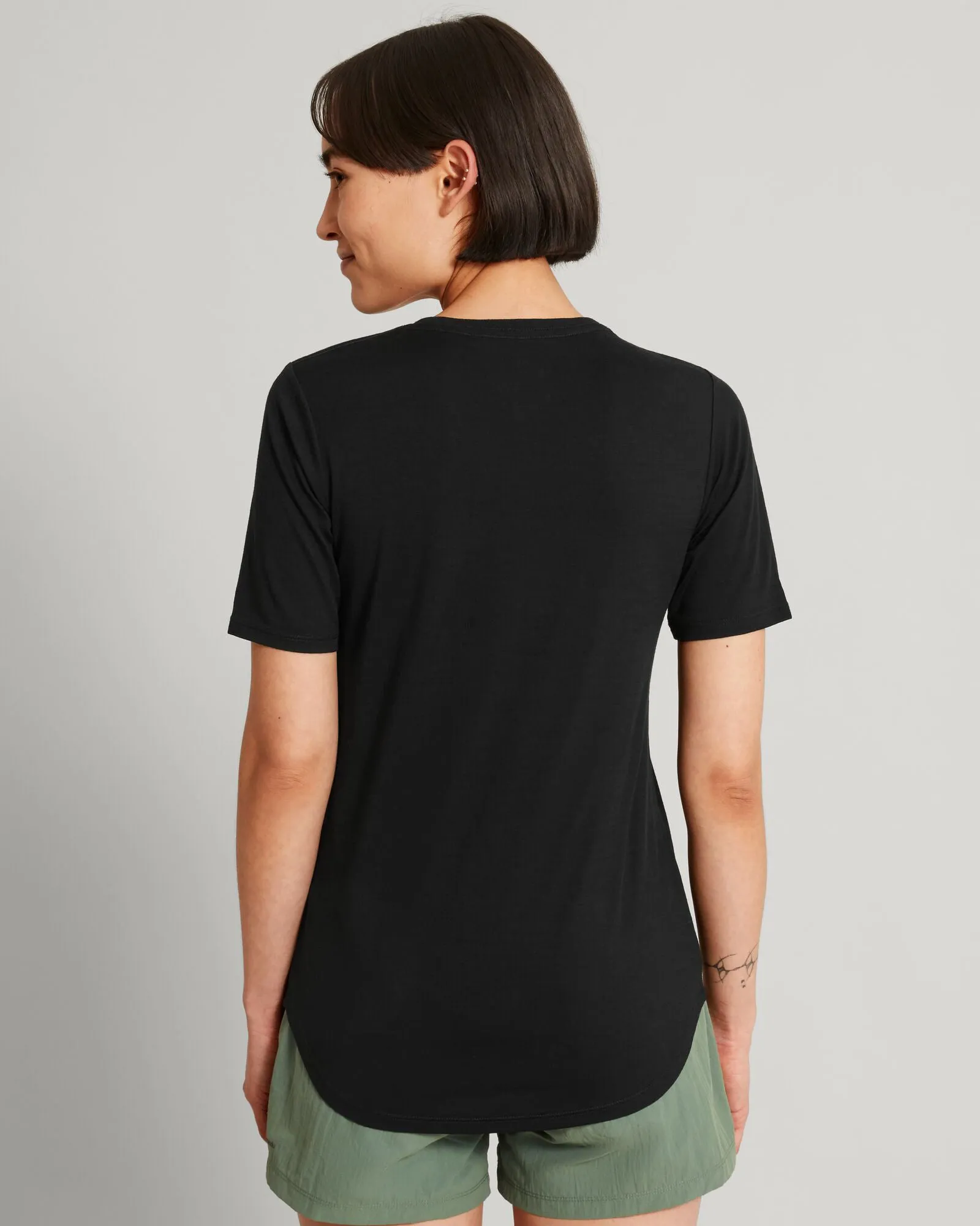 Wmns 100% Merino S/S Scoop Top - Black