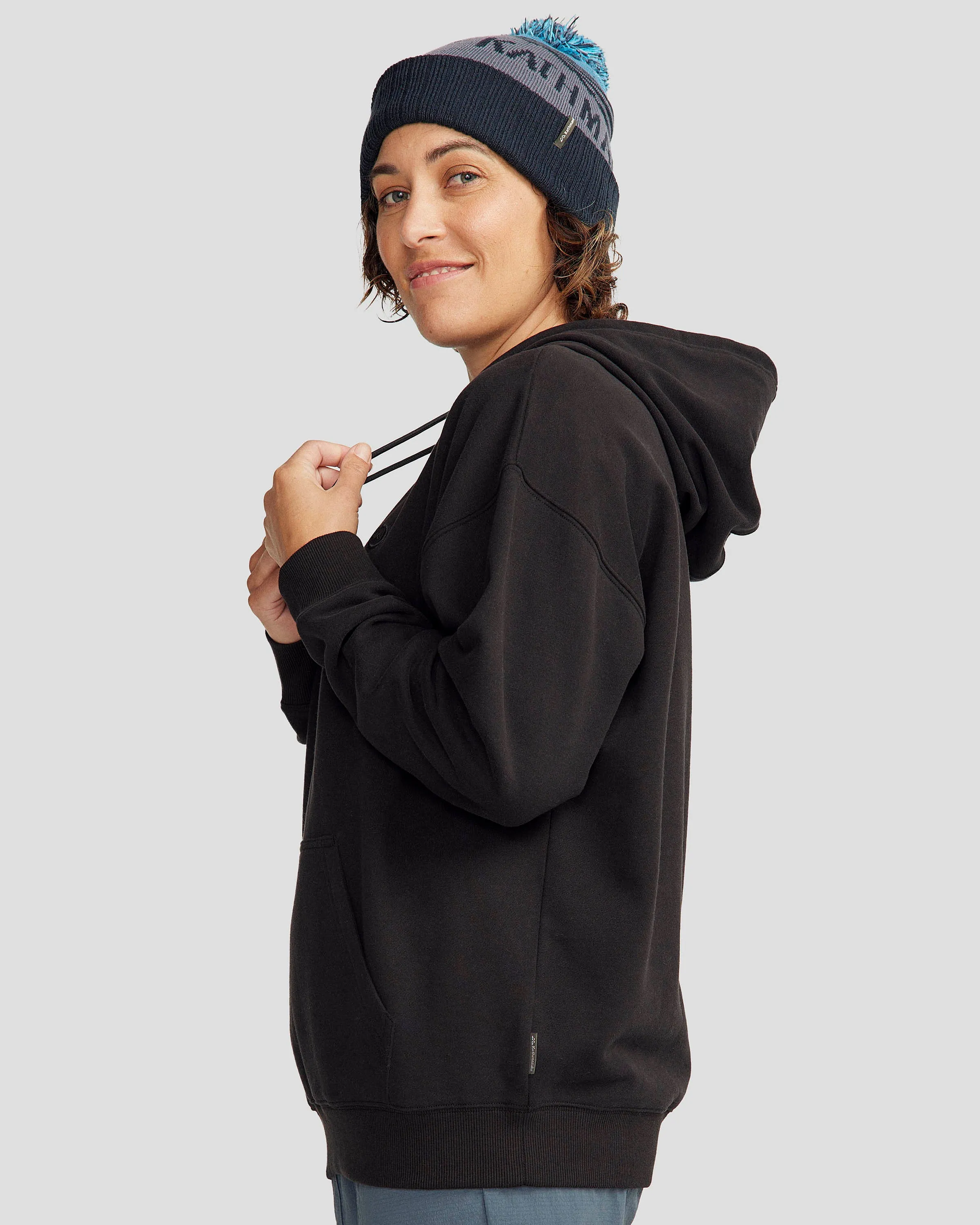 Women's Peak Badge Relaxed Hoodie - Black Stingray